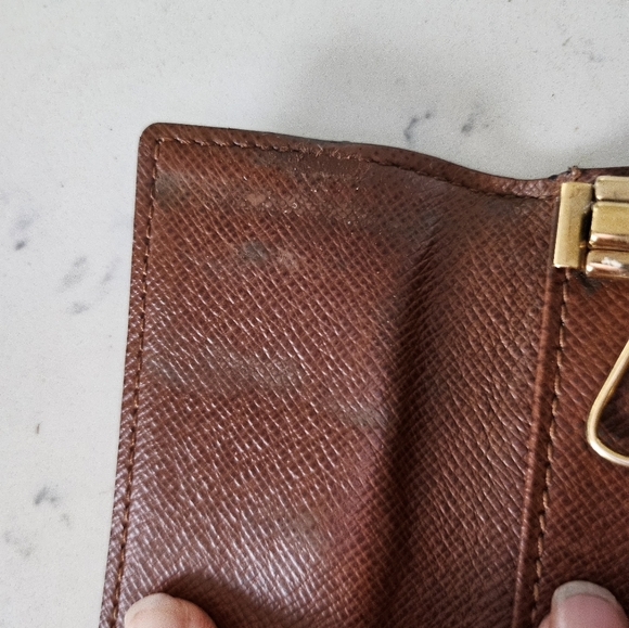 Louis Vuitton Monogram 4 Key Case Holder - Picture 7 of 10